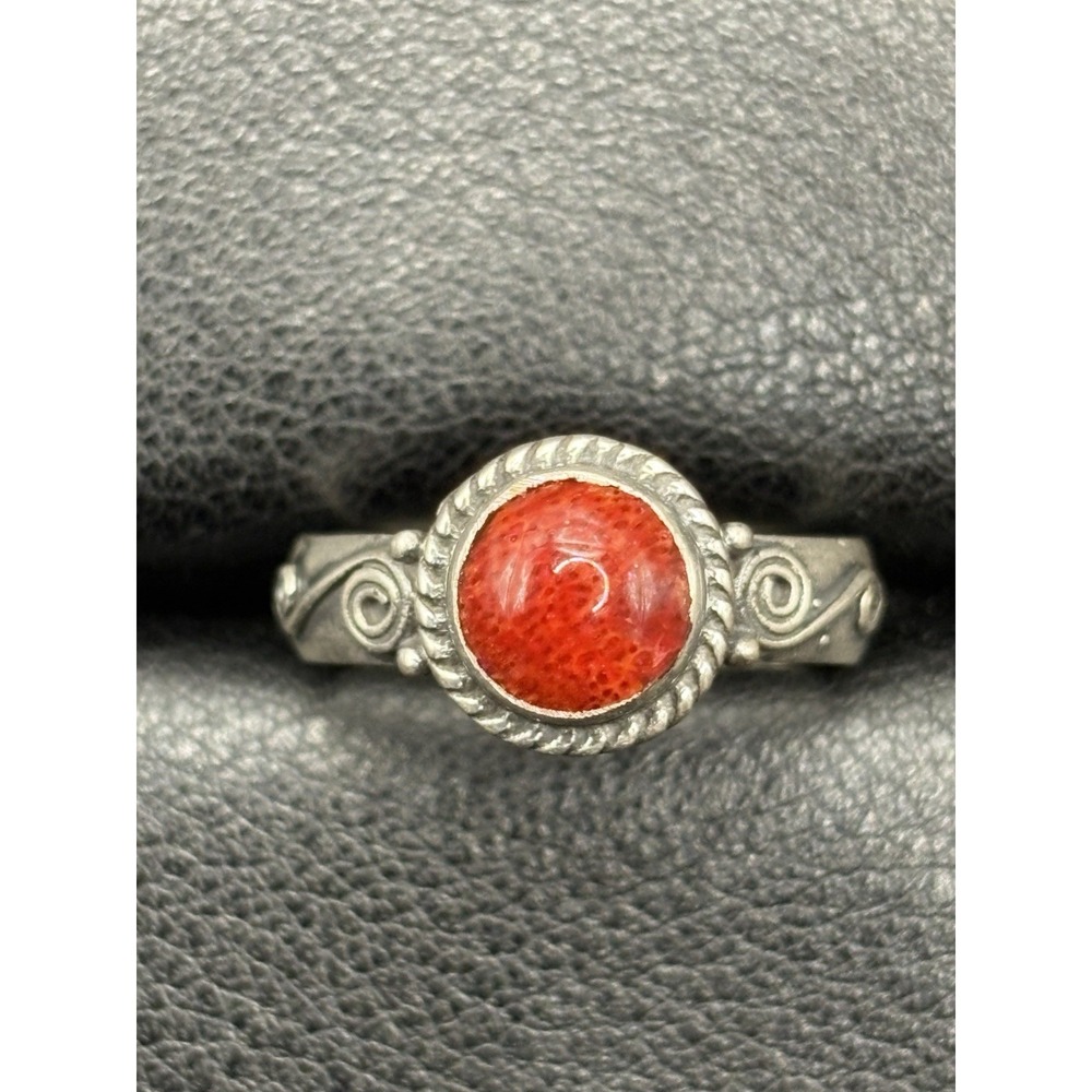 New Condition Sterling Silver Coral Scroll Ring Size 7 G20